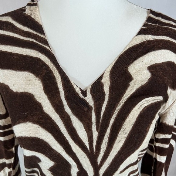 Michael Kors tan and brown marble print vneck light oversized knit top size XS - Picture 4 of 9